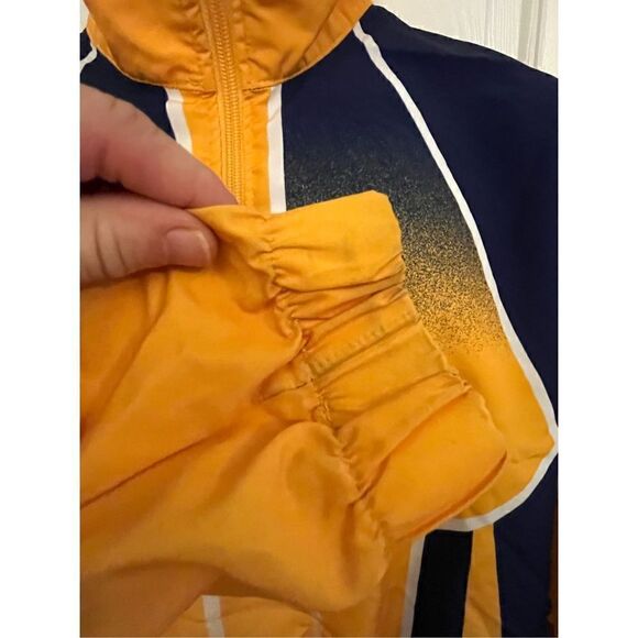 Vintage Brute Gold and Blue Windbreaker Pullover. Pockets. Size Large. - Picture 8 of 9